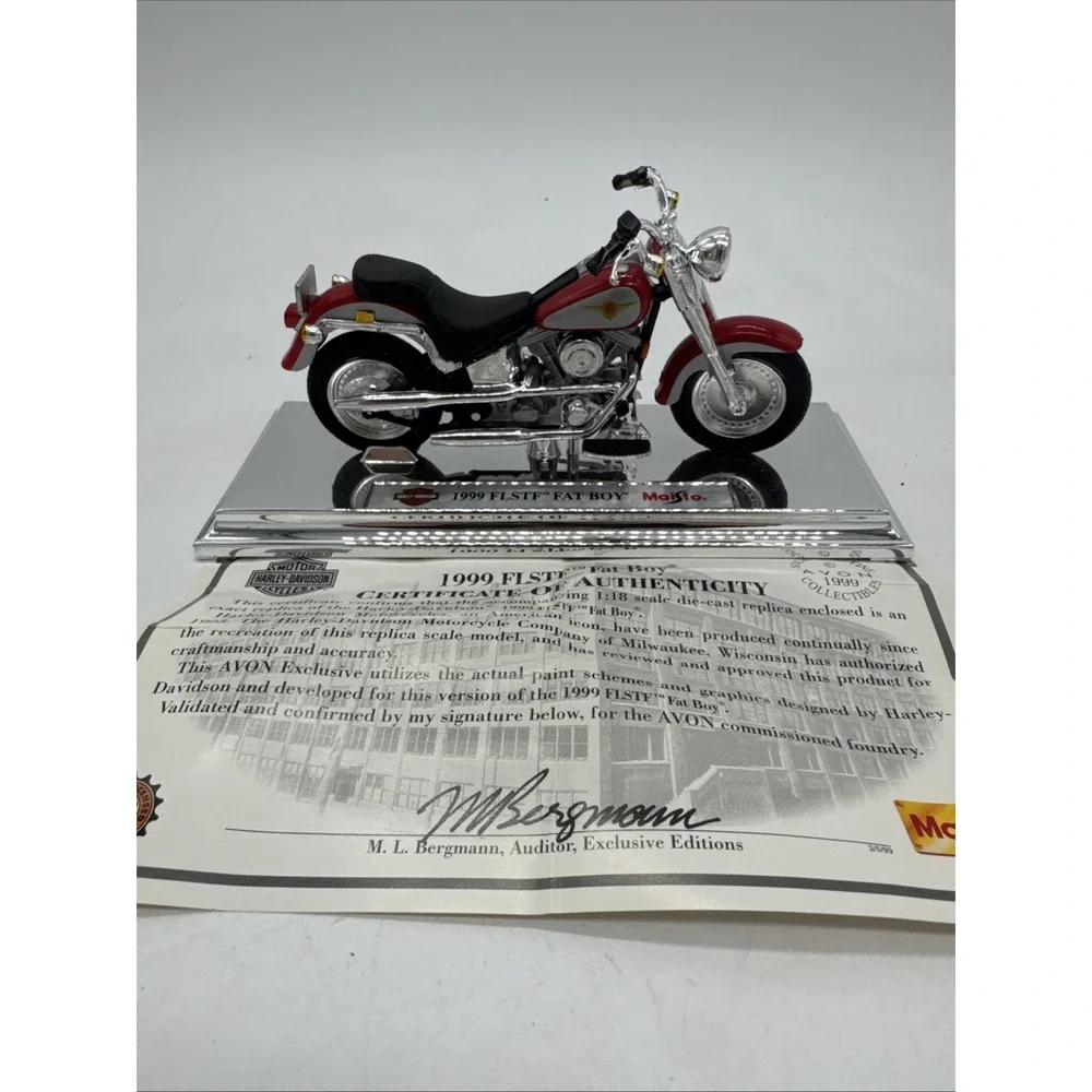 Avon Maisto 1999 Harley-Davidson Fat Boy FLSTF Die Cast‎ 1:18 scale With Box Coa
